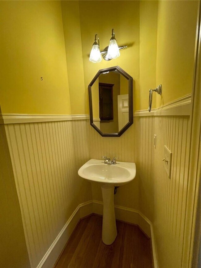 Foto del edificio - 1378 Greencrest Ct SW