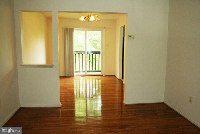 Building Photo - 9317 Broadwater Dr