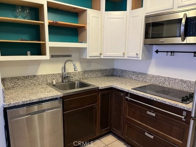 Building Photo - 320 S Gramercy Pl