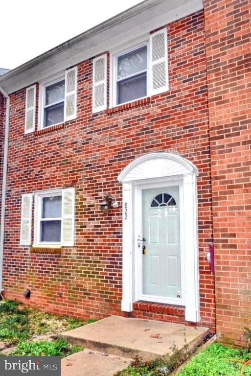 Primary Photo - 822 Calvert Towne Dr