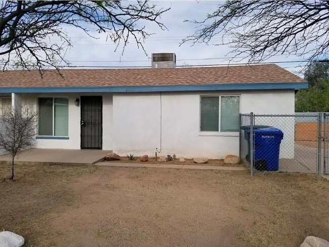 Building Photo - 2145 N Belvedere Ave
