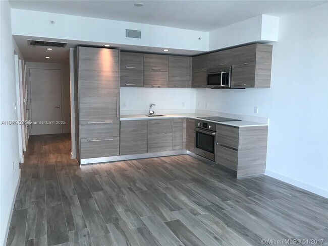 Foto del edificio - 1300 S Miami Ave