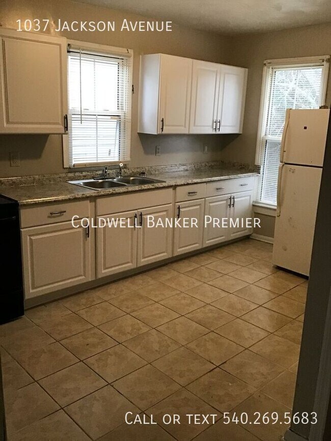 Foto del edificio - 1037 Jackson Ave