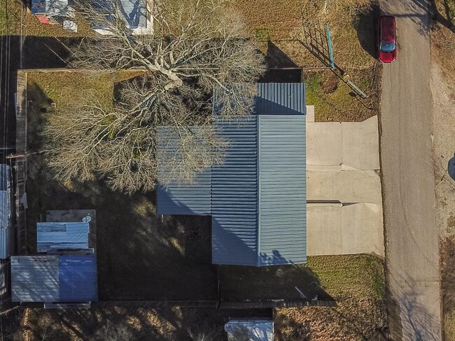 Building Photo - 10864 Pecan St
