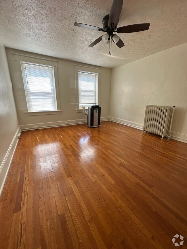 Building Photo - 21 N Braddock St