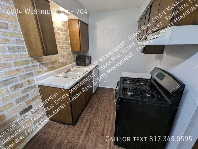 Foto del edificio - 6004 Westridge Ln