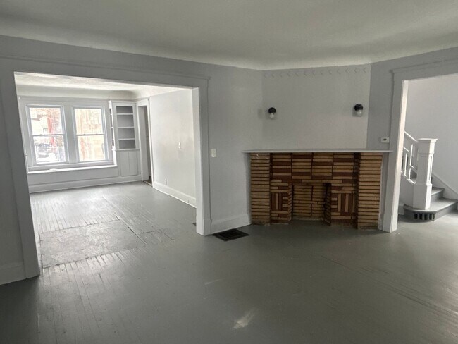 Foto del edificio - 5bd Single Section 8