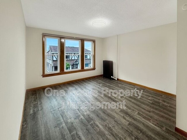 Building Photo - 256 Allegheny St