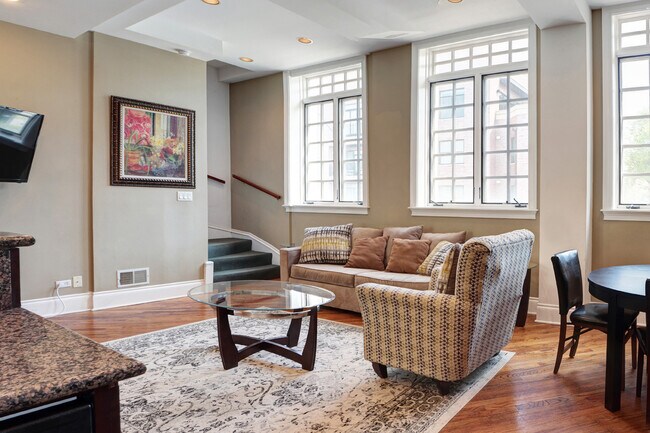 Foto del edificio - 2652 N Lincoln Ave