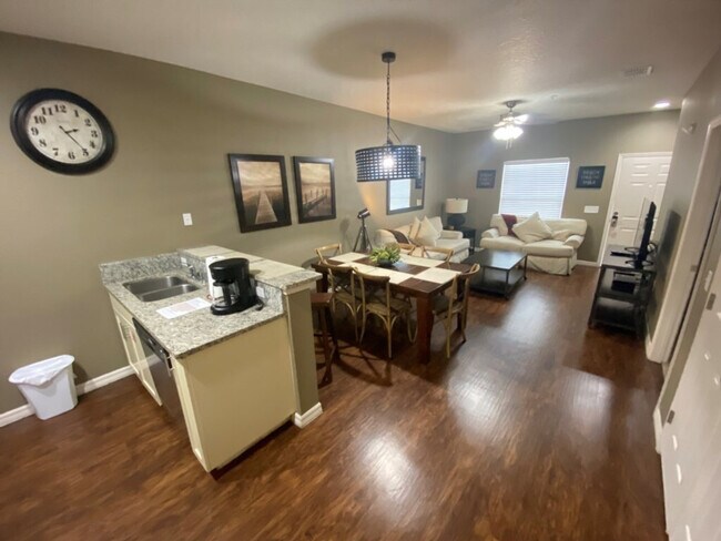 Building Photo - 5372 Diplomat Ct