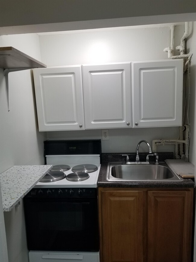 Building Photo - 38 Fisk St