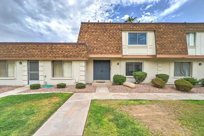 READY TO VIEW NOW! Spacious 3 Bed 2.5 Bath... - READY TO VIEW NOW! Spacious 3 Bed 2.5 Bath... House