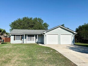 Building Photo - 159 Green Acres Dr