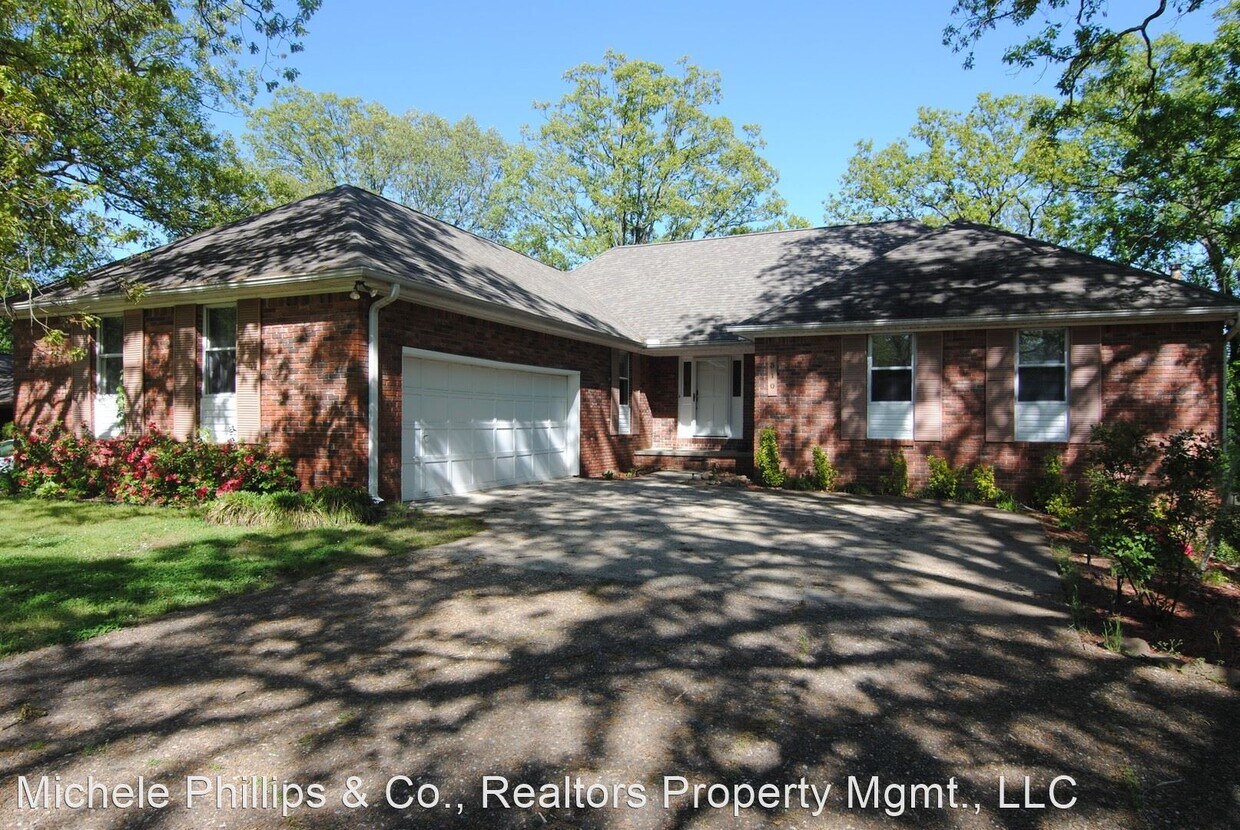 Primary Photo - 4 br, 4 bath House - 310 Alanbrook Ave.