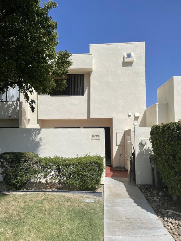 Primary Photo - 48978 Desert Flower Dr
