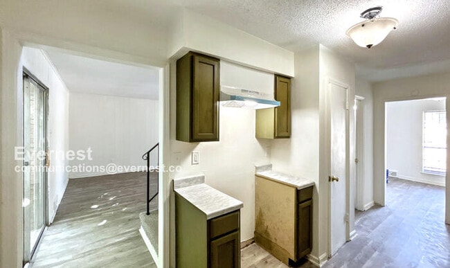 Building Photo - 3886 Camelia Cove
