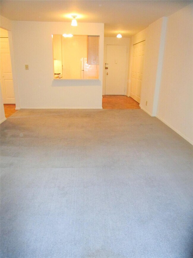 Foto del edificio - 680 N Terrace Ave