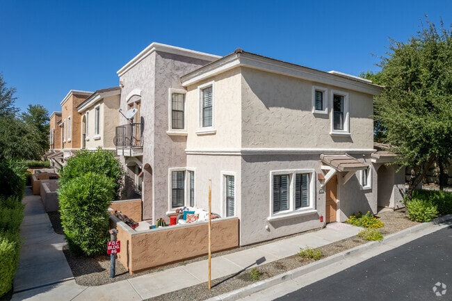 Building Photo - Barolo Condominiums