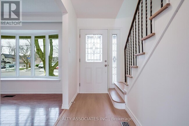 Photo du bâtiment - 358 Lawson Rd