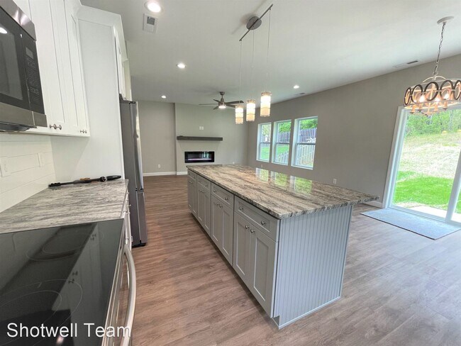 Building Photo - 3 br, 2.5 bath House - 3805 Boyd Walters Lane