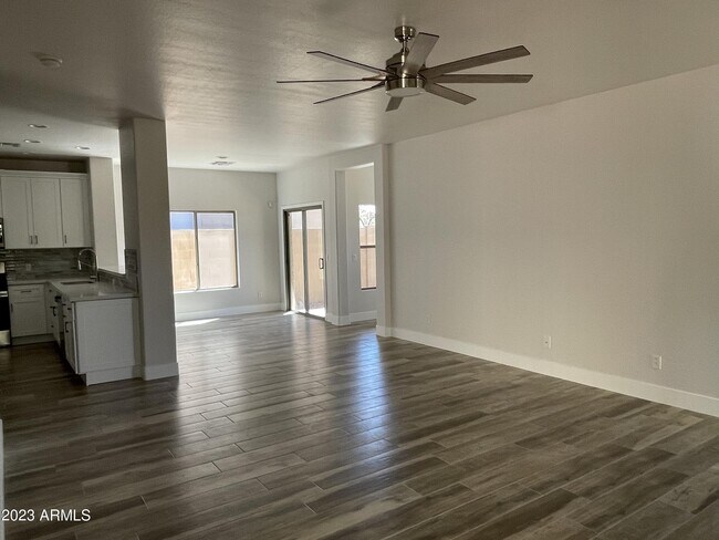 Building Photo - 2557 W Brilliant Sky Dr