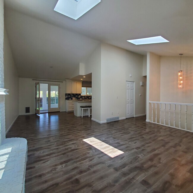 Building Photo - 1287 Doric Dr