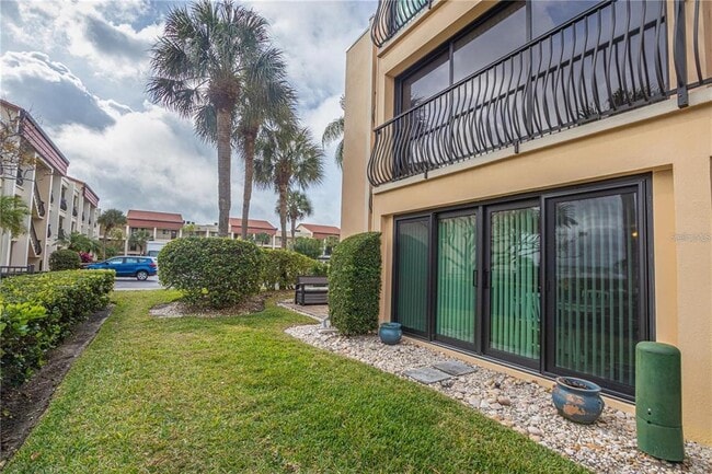 Building Photo - 845 S Gulfview Blvd