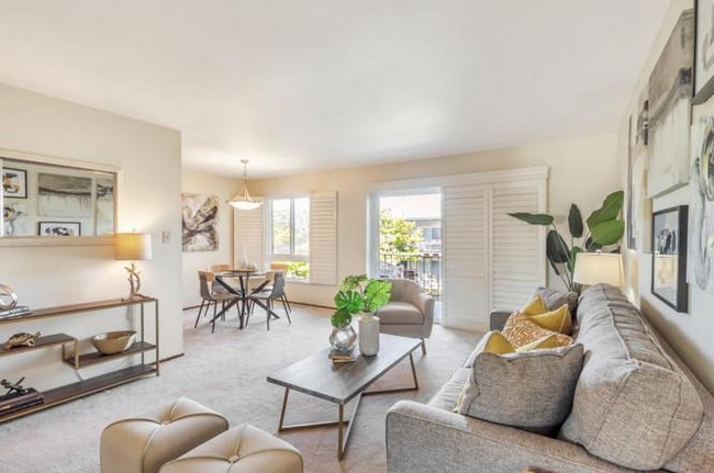 Building Photo - 802 N Delaware St