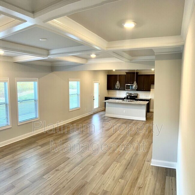 Building Photo - 4579 Silver Oak Dr