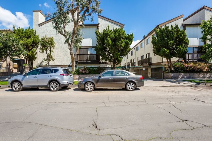 Primary Photo - Beautiful Unit Ready for Move-In