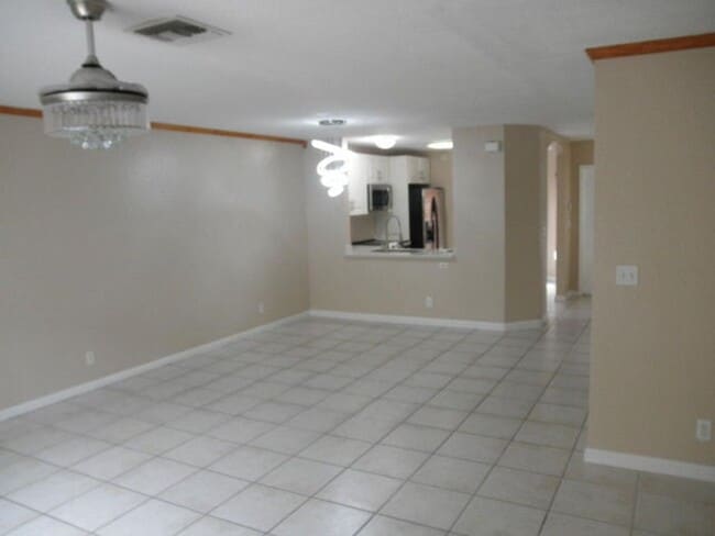 Building Photo - 847 Summit Lake Dr