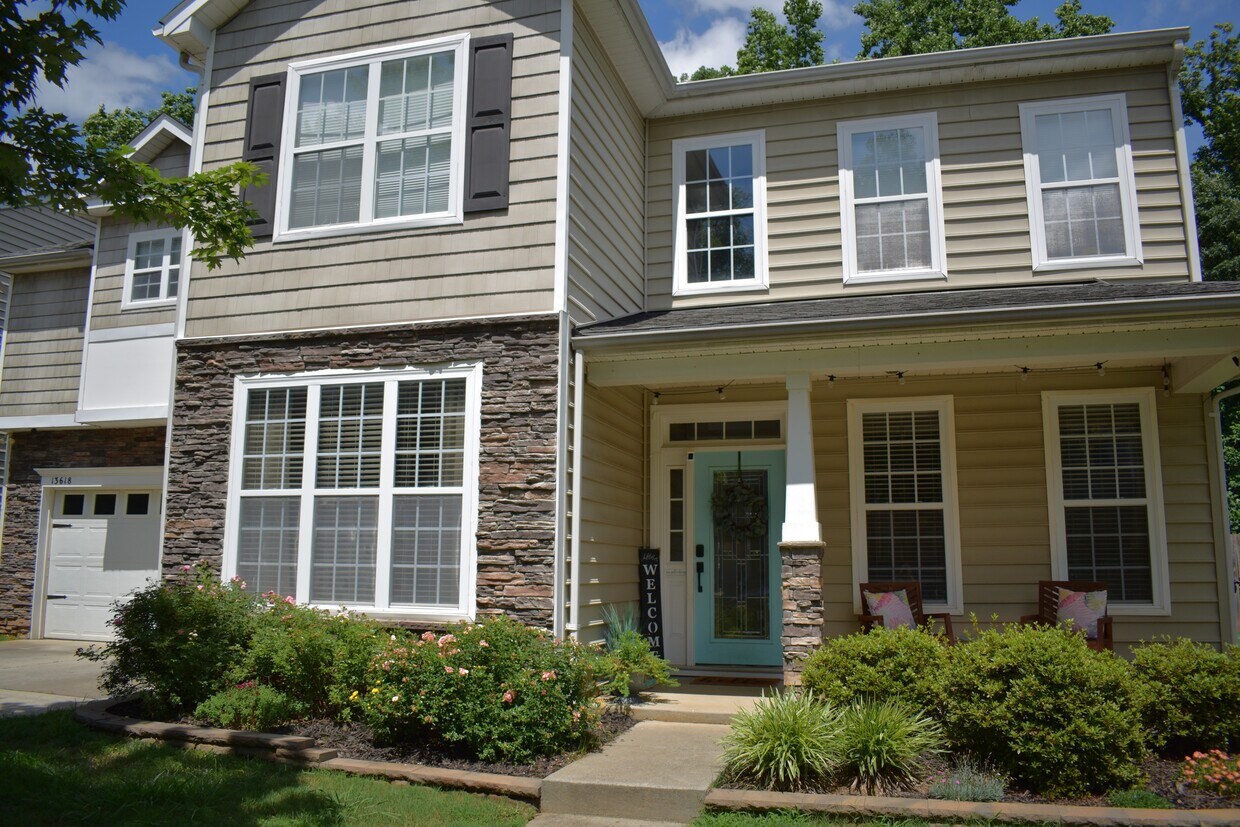 Primary Photo - 13618 Delstone Dr