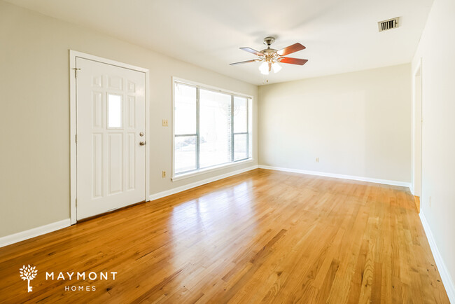 Building Photo - 2731 Ranchwood Dr