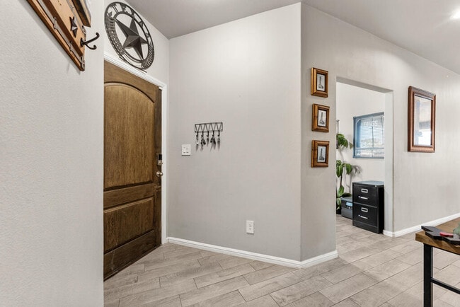 Building Photo - 7533 Orion Rd