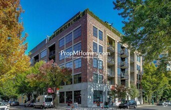 Building Photo - 408 NW 12th Ave