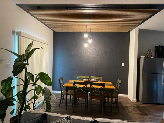 Dining - 6308 Caravel Ct