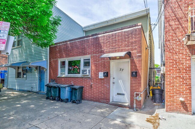 Foto del edificio - 77 Wallis Ave