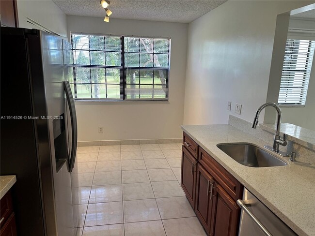 Foto del edificio - 501 SW 158th Terrace