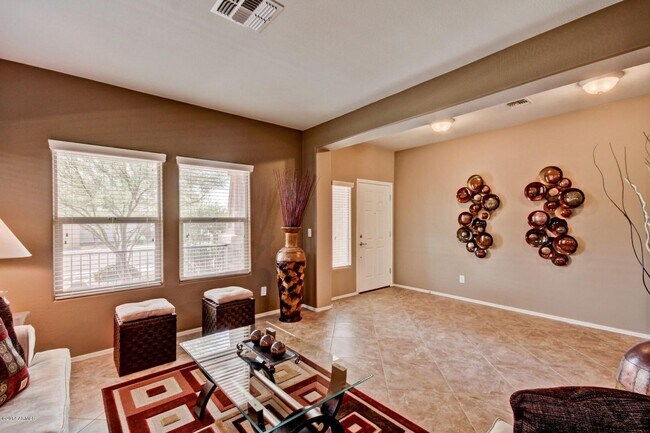 Building Photo - Gorgeous 4 Bed single level home at  Fireside - Norterra