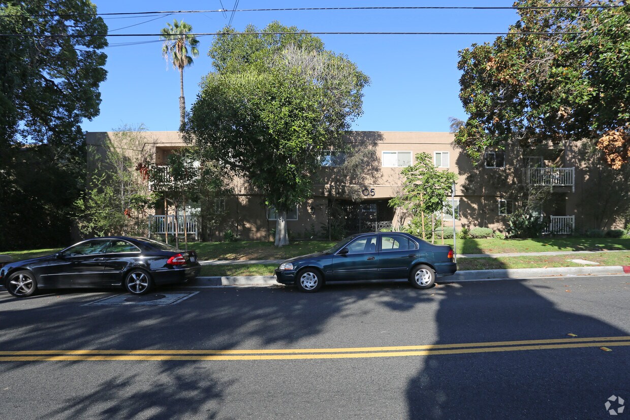 Foto del edificio - Adams Garden
