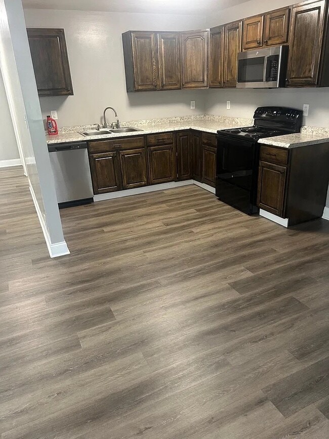 Building Photo - 210 Sunny St