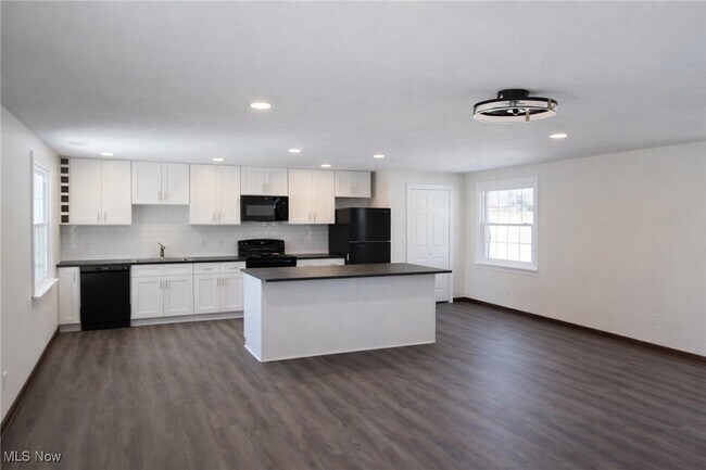 Foto del edificio - 7349 Tippecanoe Rd