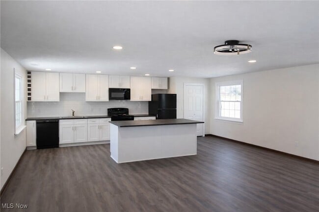 Building Photo - 7349 Tippecanoe Rd