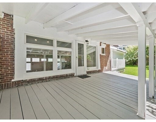 Building Photo - 40 Dummer St