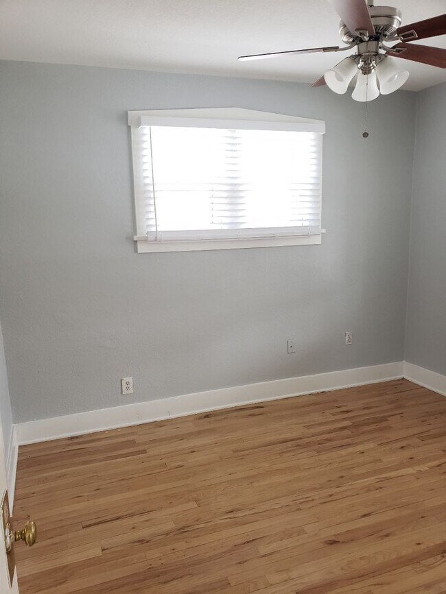 Foto del edificio - Beautiful 3 Bed 2 Bath Home For Rent in De...