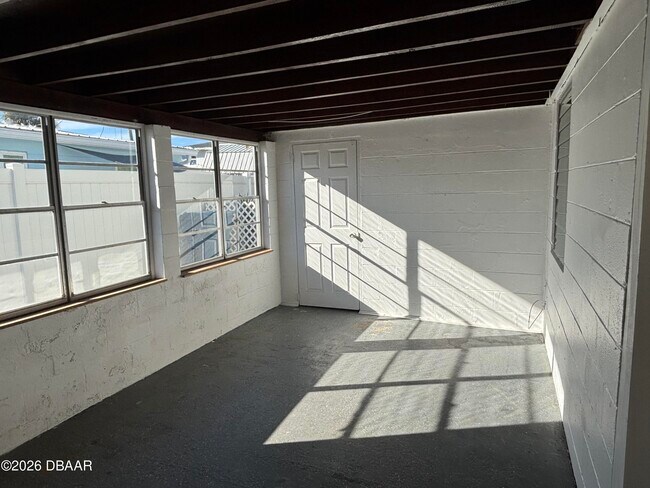 Foto del edificio - 101 Roberta Rd