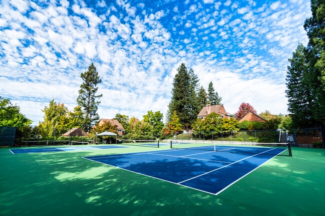 Foto del edificio - 1304 Foothill Dr