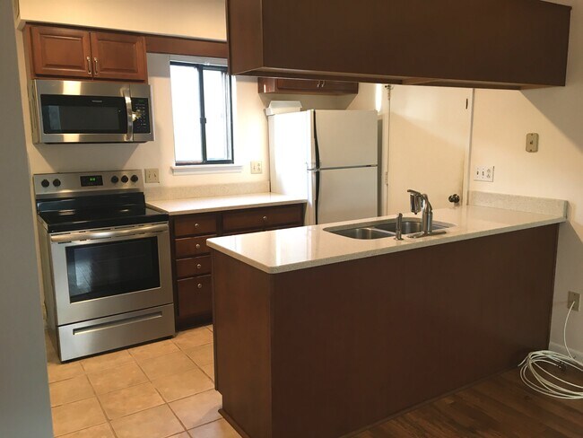 kitchen - 432 Eastbrooke Ln