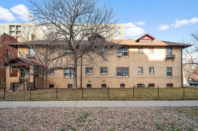 Building Photo - University Park 1 bed 1 bath Condo in walking distance to DU! MOVE IN SPECIAL!