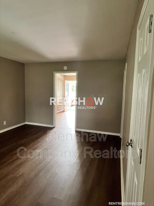 Foto del edificio - 110-130 Mccullough Ave